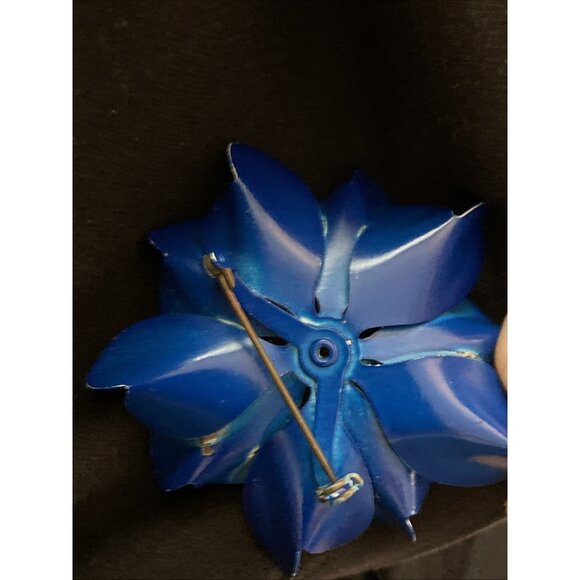 Vintage Enamel Flower Power Brooch Blue Dimensional Chunky Mod Pin - Picture 2 of 7